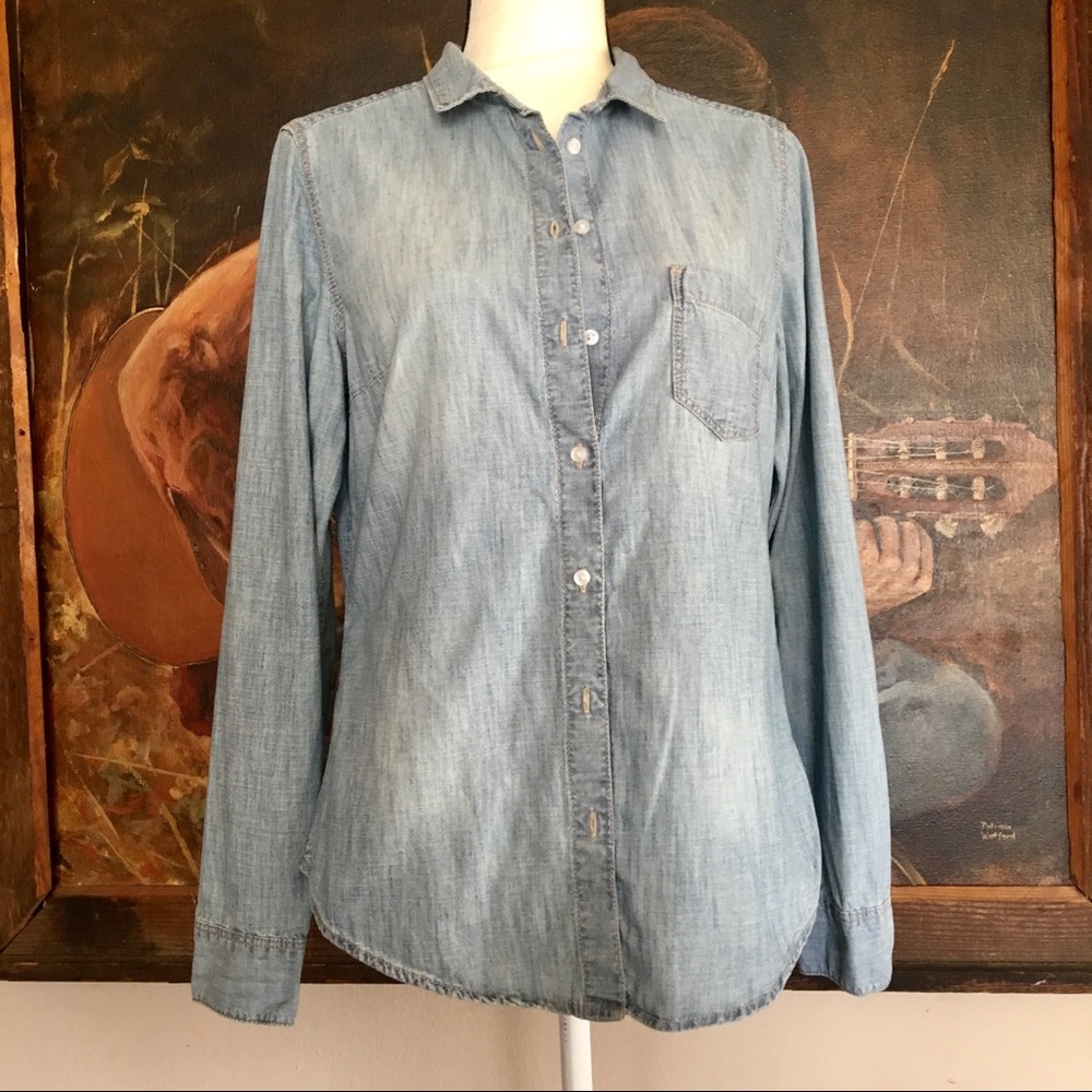 H&M chambray button down shirt